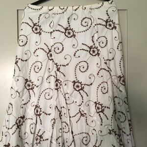 Embroidered skirt